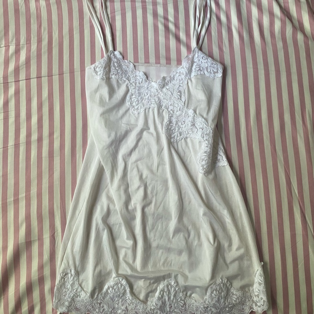 Elegant White Lace Chemise